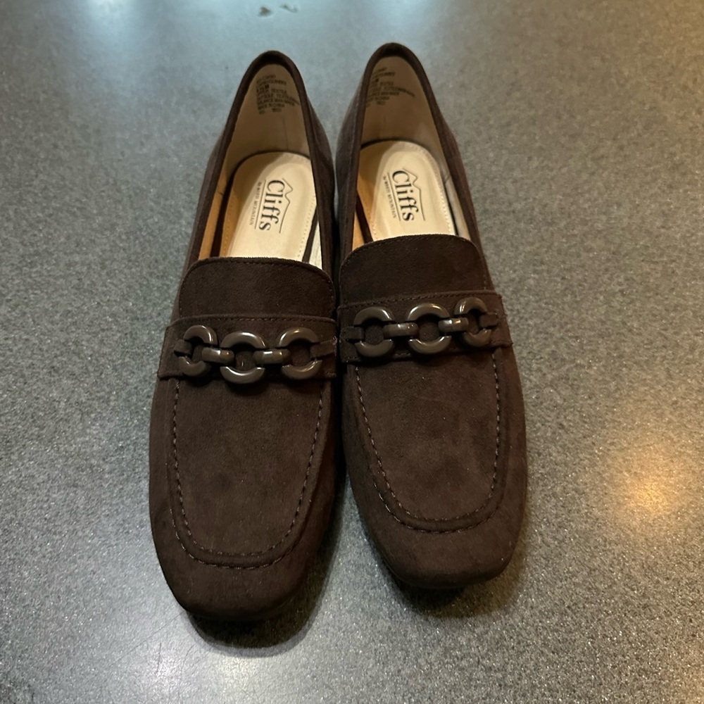 Brown closed toe shoes